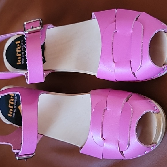 Swedish Hasbeens Cute Pink Clog Sandals - Picture 3 of 5
